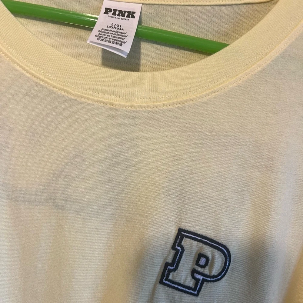 VS PINK campus tshirt - Picture 2 of 4